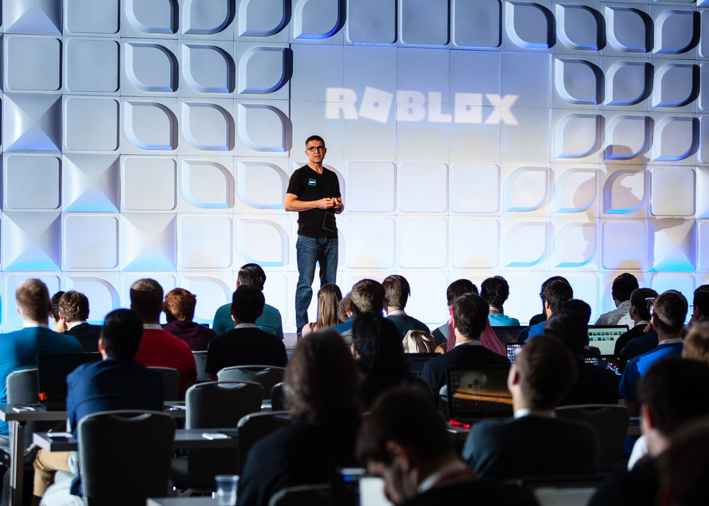 3 Lessons From Robloxs Growth To Gaming Dominance The - roblox first game to hit one billion